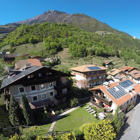 Ferienwohnungen St Hippolyt Mit Hallenbad Lagundo Exterior foto