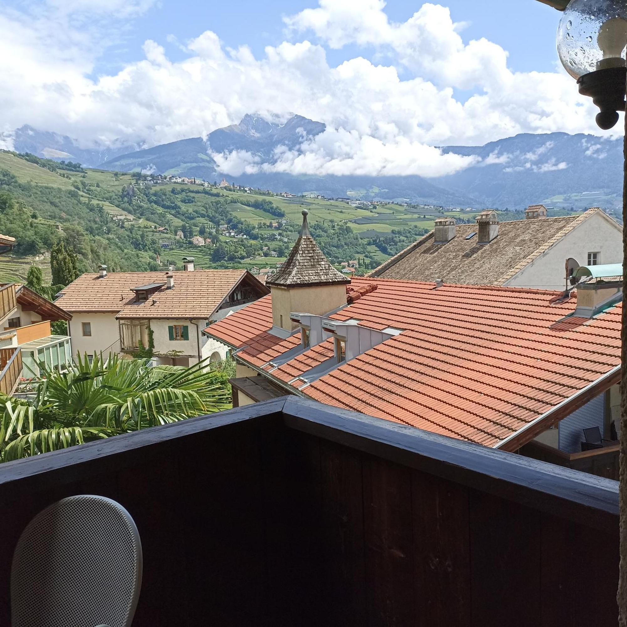Ferienwohnungen St Hippolyt Mit Hallenbad Lagundo Exterior foto