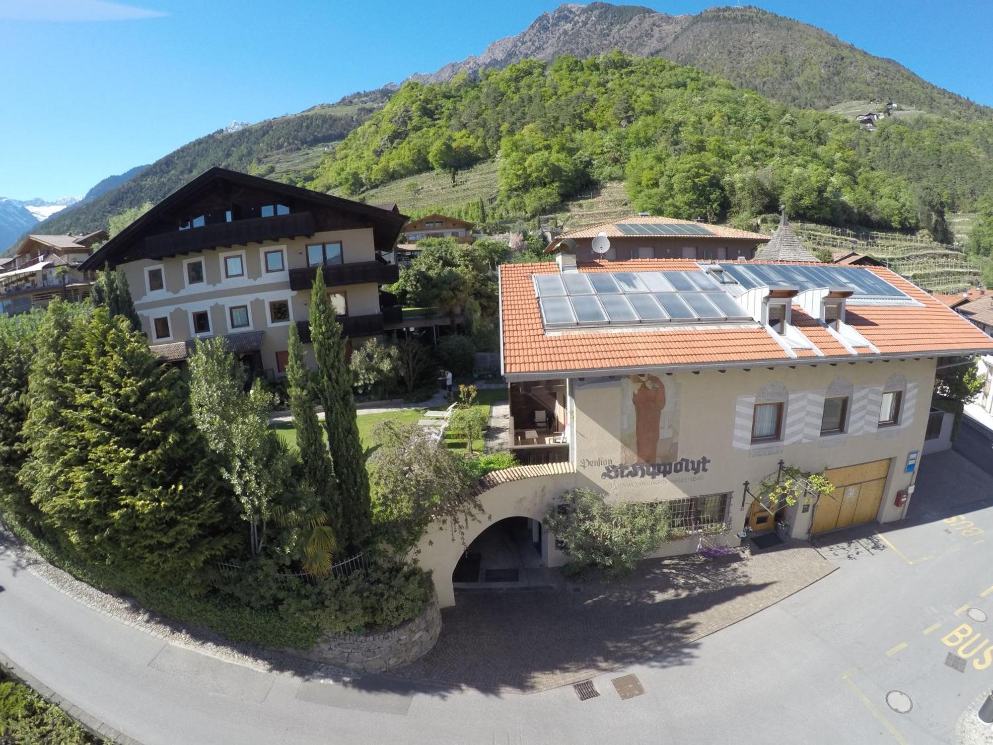 Ferienwohnungen St Hippolyt Mit Hallenbad Lagundo Exterior foto